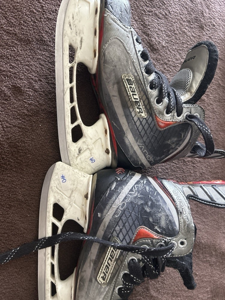 Bauer 4d / US 5 size ice hockey skates