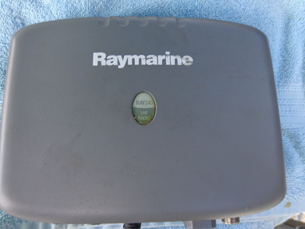 Raymarine Ray240 Marine VHF Box