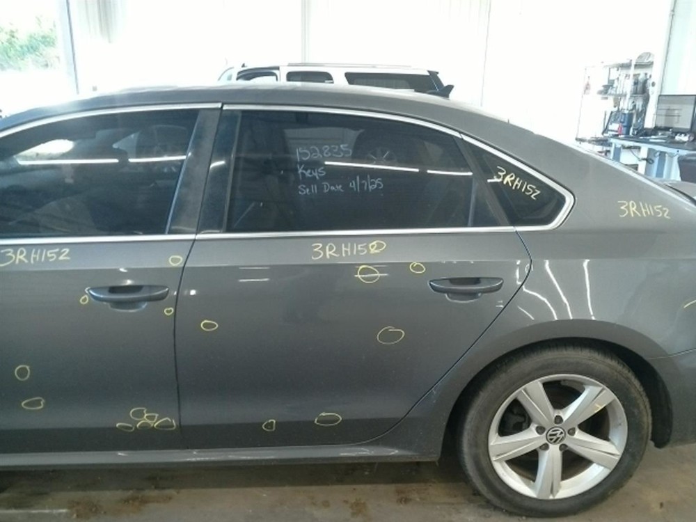 PASSAT 2013 High Mounted Stop Light 104925612