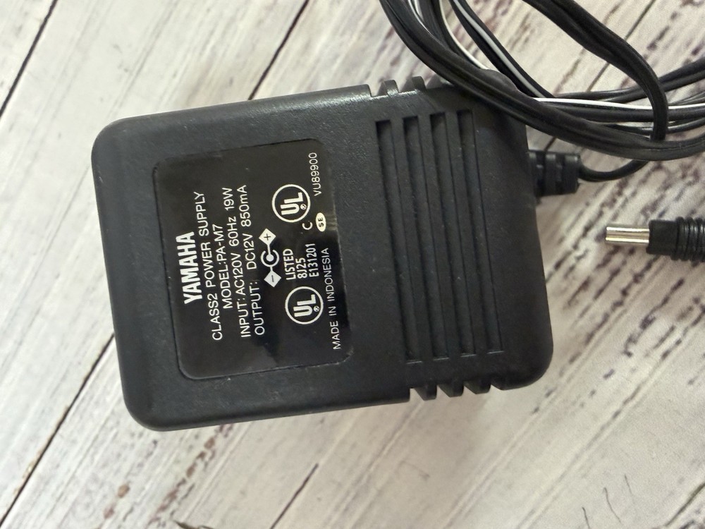 Yamaha Powered Speakers Active Servo Technology Model No. YST-M7 - Working!