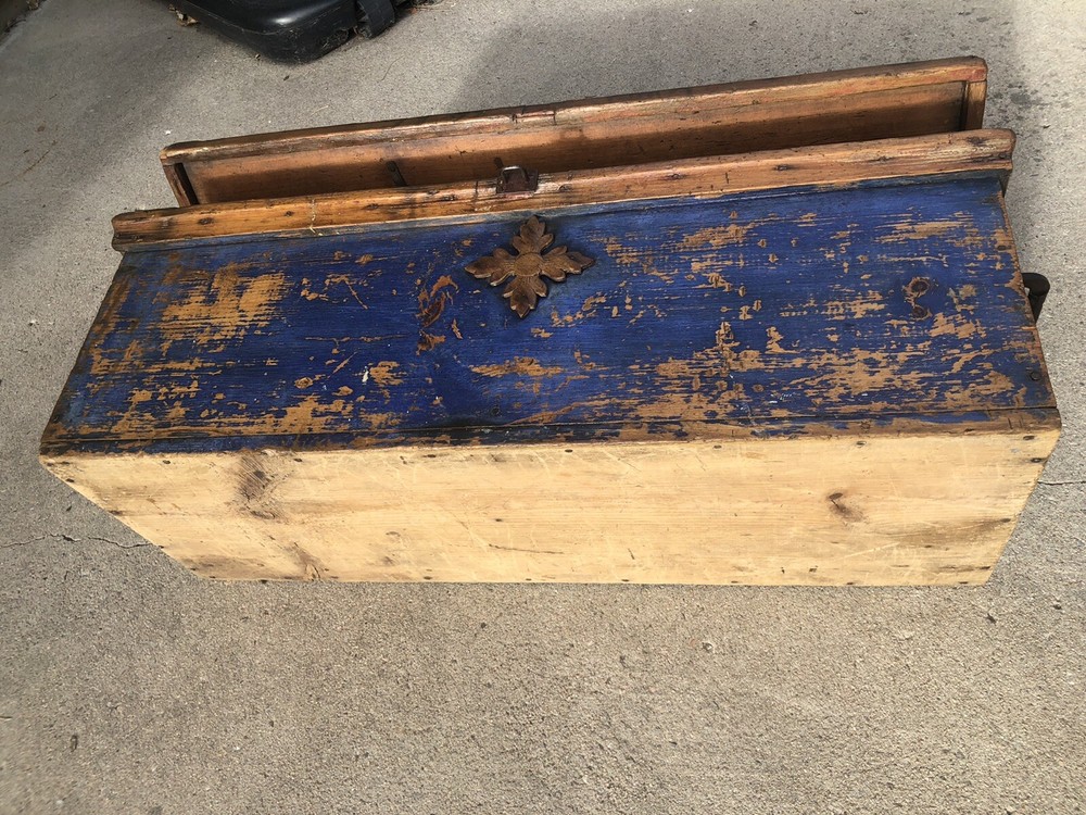 Antique 1860-1890 Rustic/Primitive Norwegian Distressed Pine Trunk