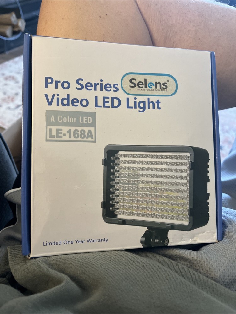 Pro Series A Color LE-130A Video Light (New)