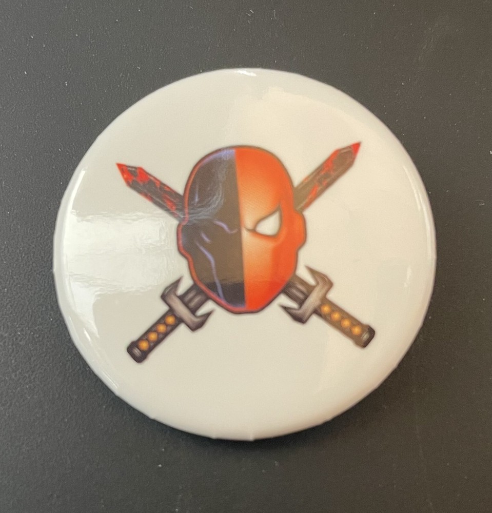DC Comics 2011 Flashpoint Promo Pin Lot (15 pins)