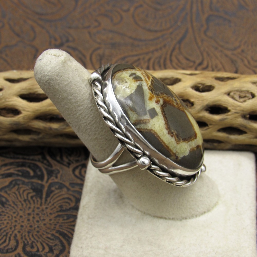 *Amazing Sterling Silver Oval Septaria Ring Size 8