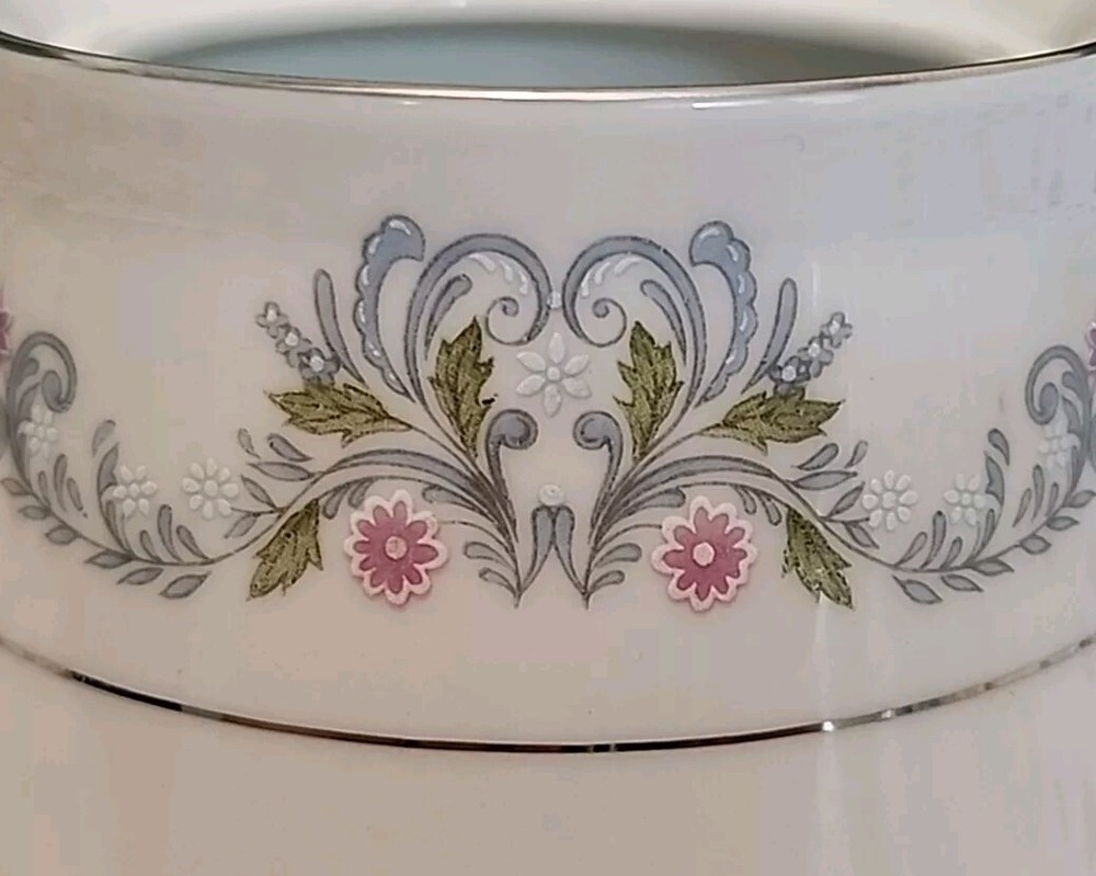 WINDSOR BY CROWN MING FINE CHINA SUGAR BOWL
