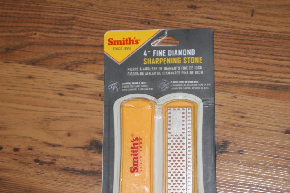 Smith's 4" Fine Diamond Sharpening Stone - Plastic cover - New