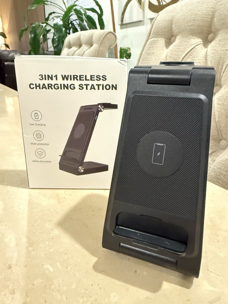 3-in-1 Wireless Charging Station Fast Charging Dock For Apple/Android Device BLK