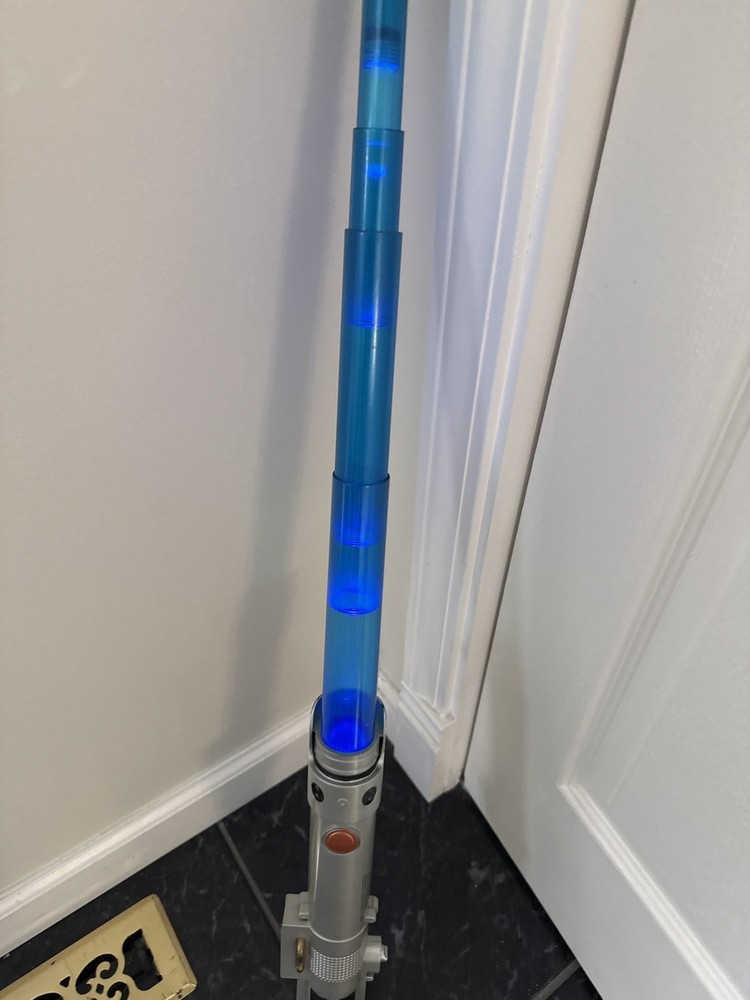 2006 Hasbro Star Wars Blue Electronic Extendable Lightsaber Tested Works w/ box