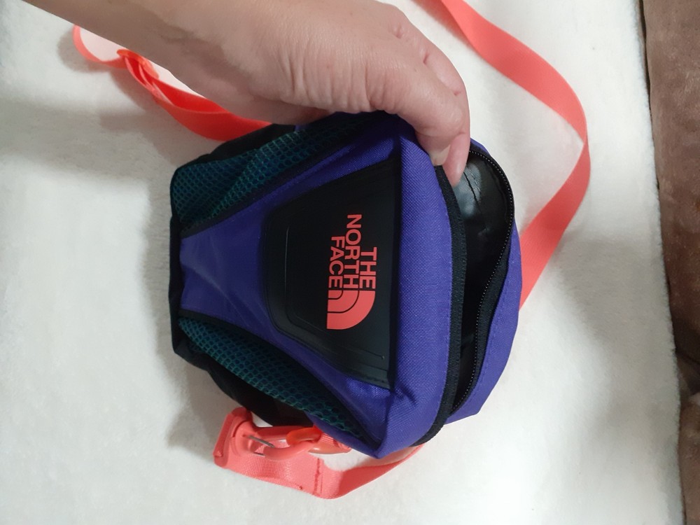 The North Face unisex small bag