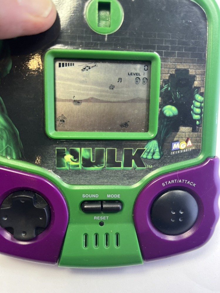 HULK Marvel MGA Entertainment Handheld Electronic Game 2003-Tested