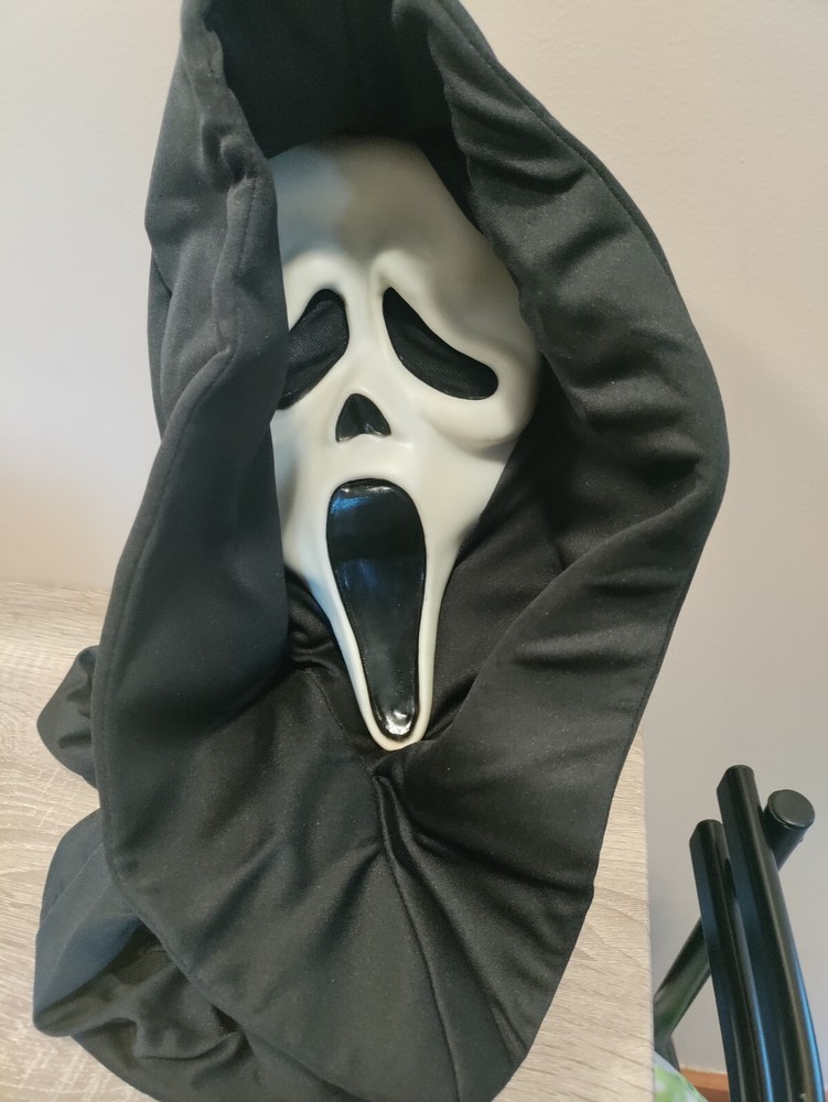 Extremely RARE Ghostface Funworld DIV fantastic faces with long cape GITD