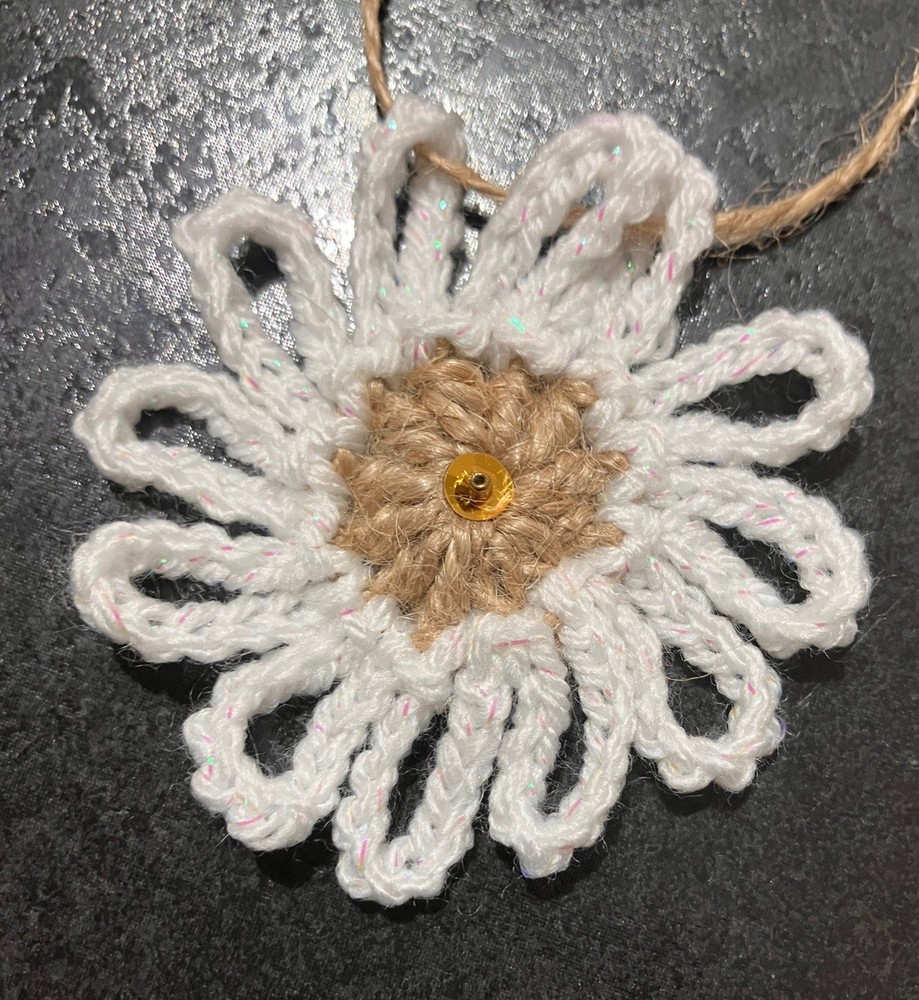 🌸NEW Hand Crochet sparkly daisy Jute Rustic Bunting Window SPRING sequins Gift