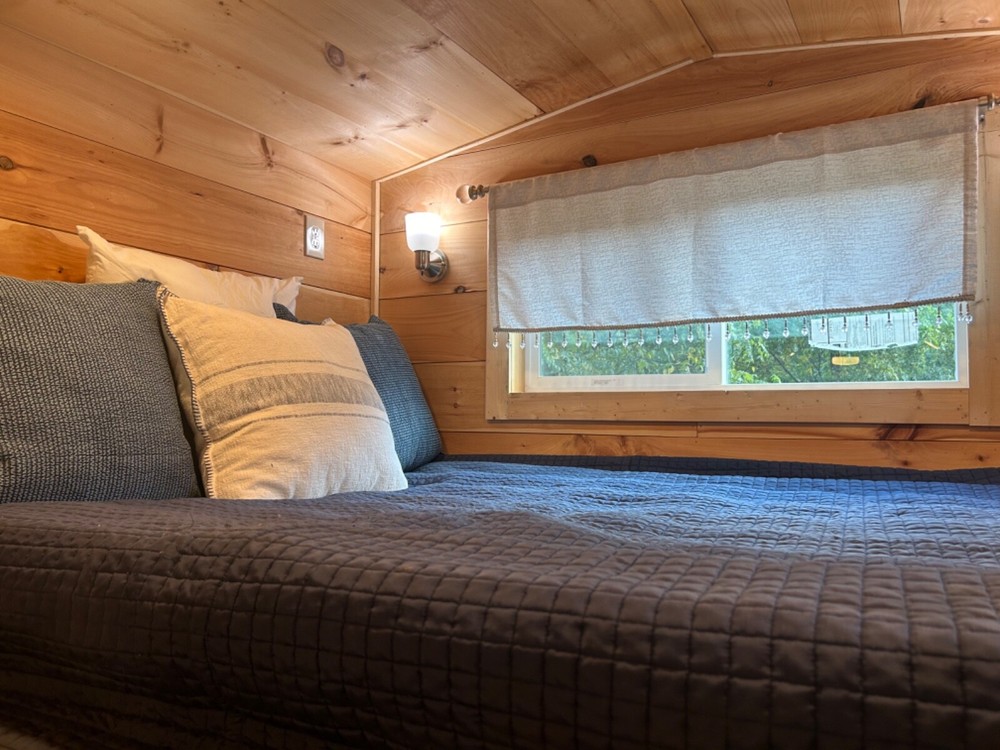 Luxurious Custom Built Tiny House (Ready for pickup or delivery)
