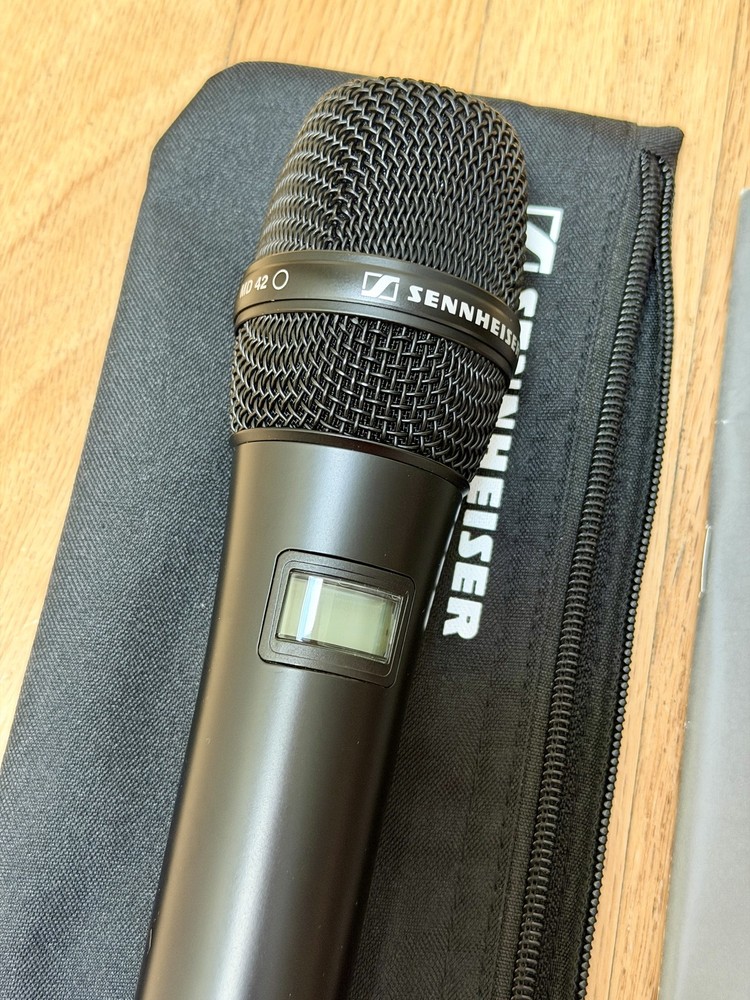 Sennheiser AVX MD 42 Pro Wireless Handheld Microphone Set w/ Case & Extras