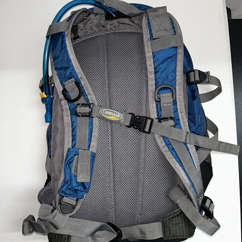 CAMELBAK Cloud Walker Hydration Backpack 70oz Black & Blue Hiking Pack