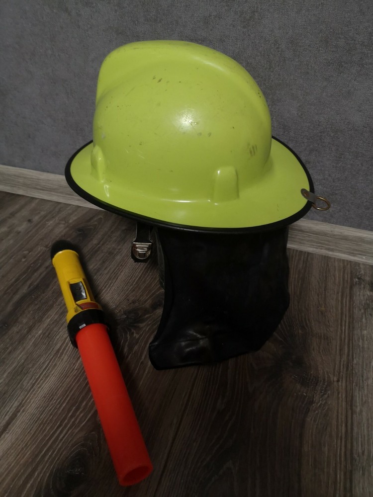 fire helmet + flashlight №1
