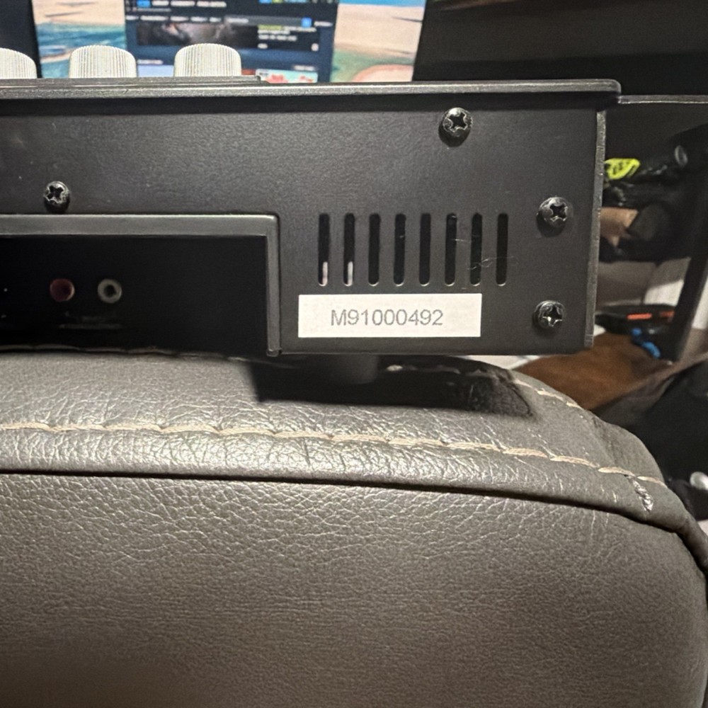 MixVibes Double Deck DJ Controller Black Loop/Sampler Filter Pitch USB RCA Mixer