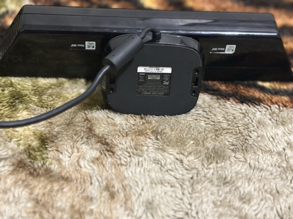 Xbox 360 Kinect model 1414 Black 06/24/2007