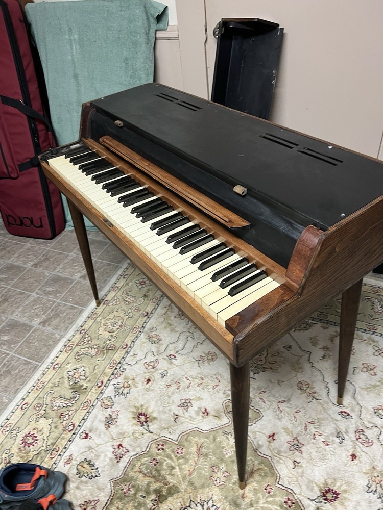 Wurlitzer Electric Piano 120