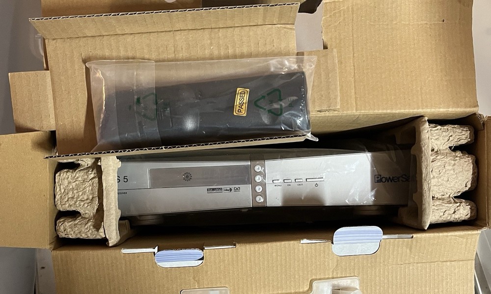 PowerSat Digital Satellite Receiver PS 5 Remote NIB Unused ISO9001