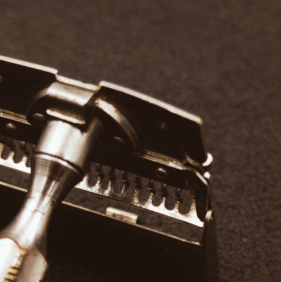 READ 1920s Era Ever-Ready Shovelhead Single Edge Razor