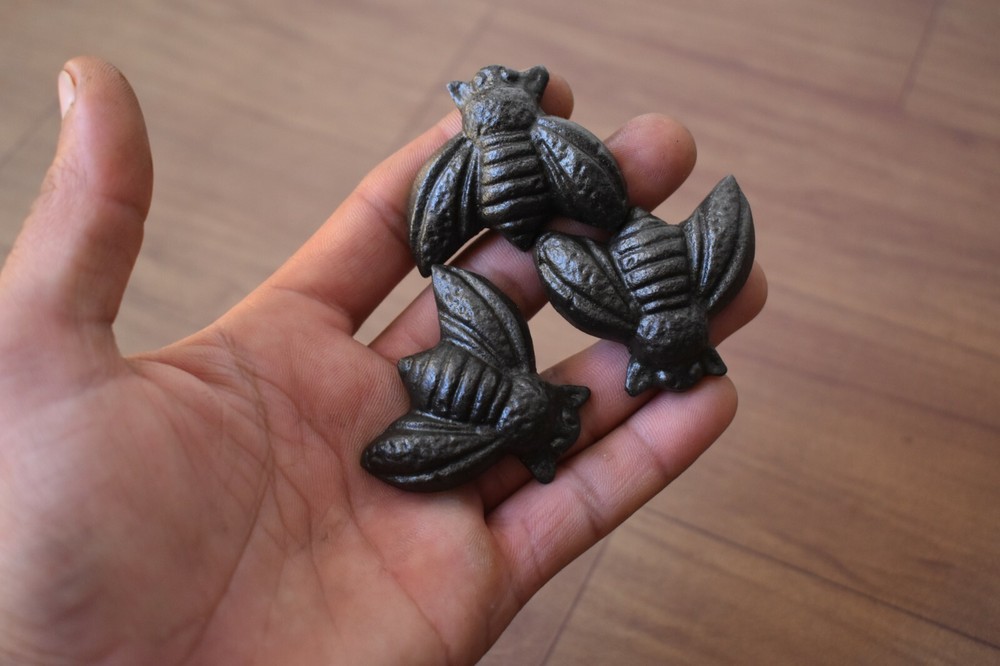 Iron door knobs cast cabinet bee drawer handles pull rustic hardwar 10 pcs