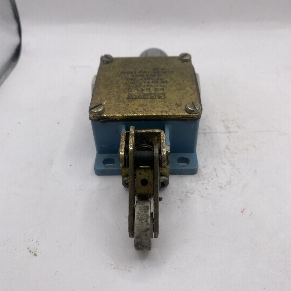 Crouzet 83-841-0 Roller Lever Limit Switch P4