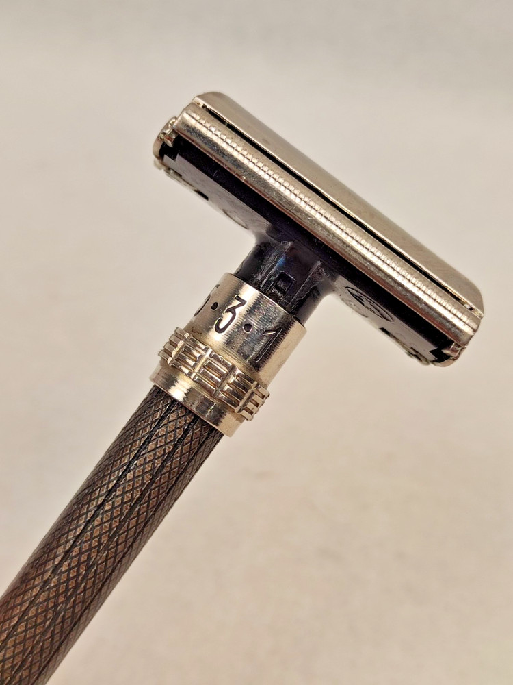 1975 Soviet adjustable razor "Rubin" in its original case