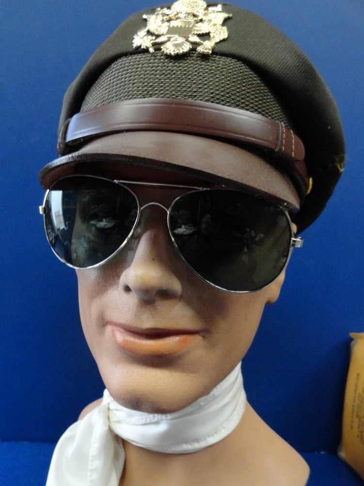 PILOT'S FLYING SUNGLASSES W/CARRYING CASE