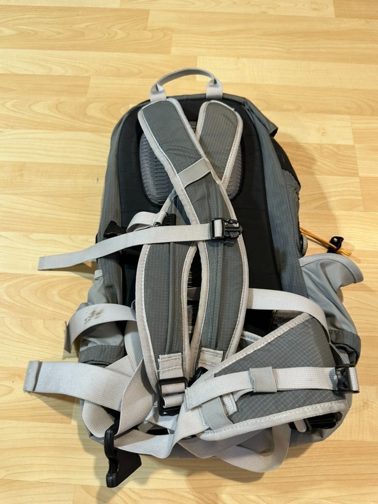 LL Bean Day Trekker 25 Backpack BOA Adjust Hydration Gray Camp