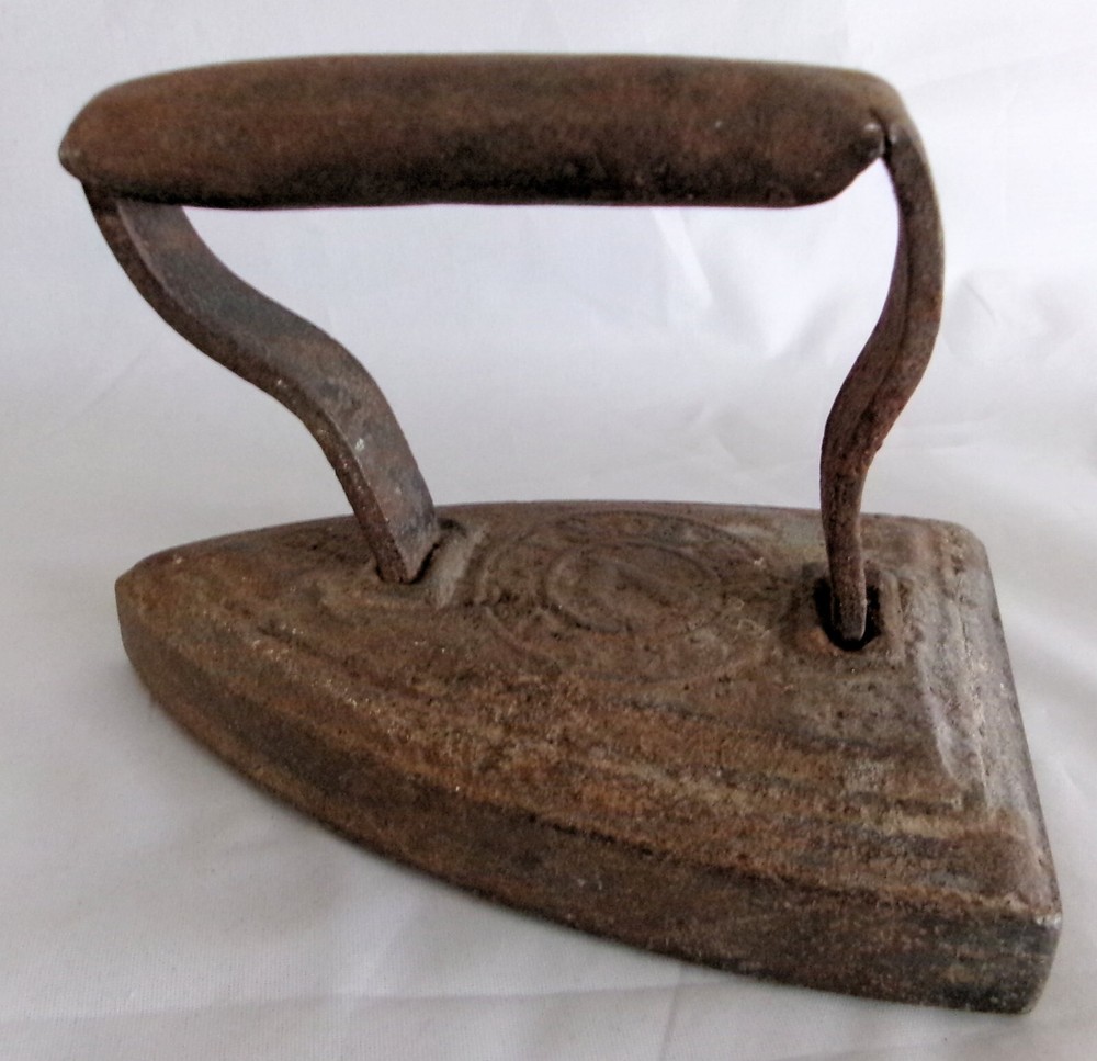 Avery Co. #7 Cast Iron Flat Iron Door stop Rustic Cast Iron