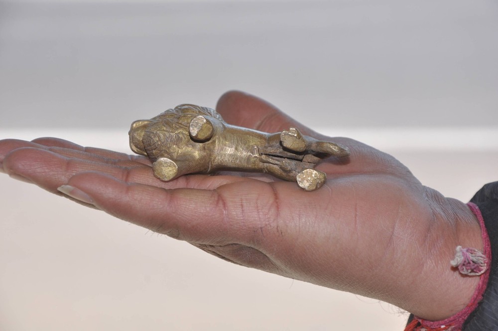 Vintage Brass Handcrafted Engraved Solid Lion Figurine