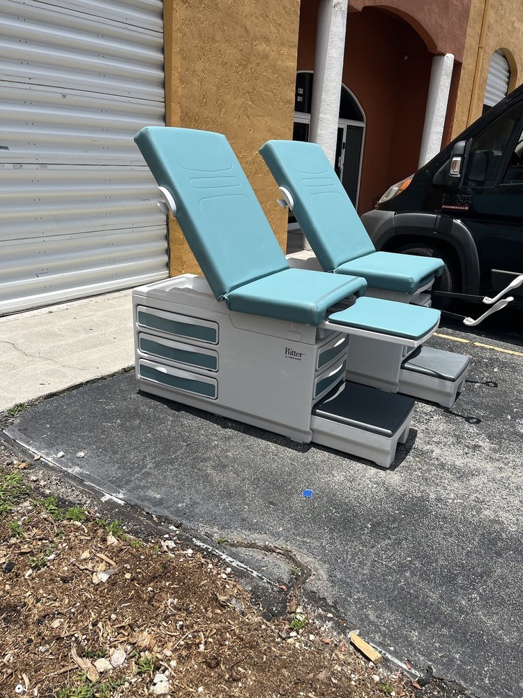MIDMARK 204 EXAM TABLE