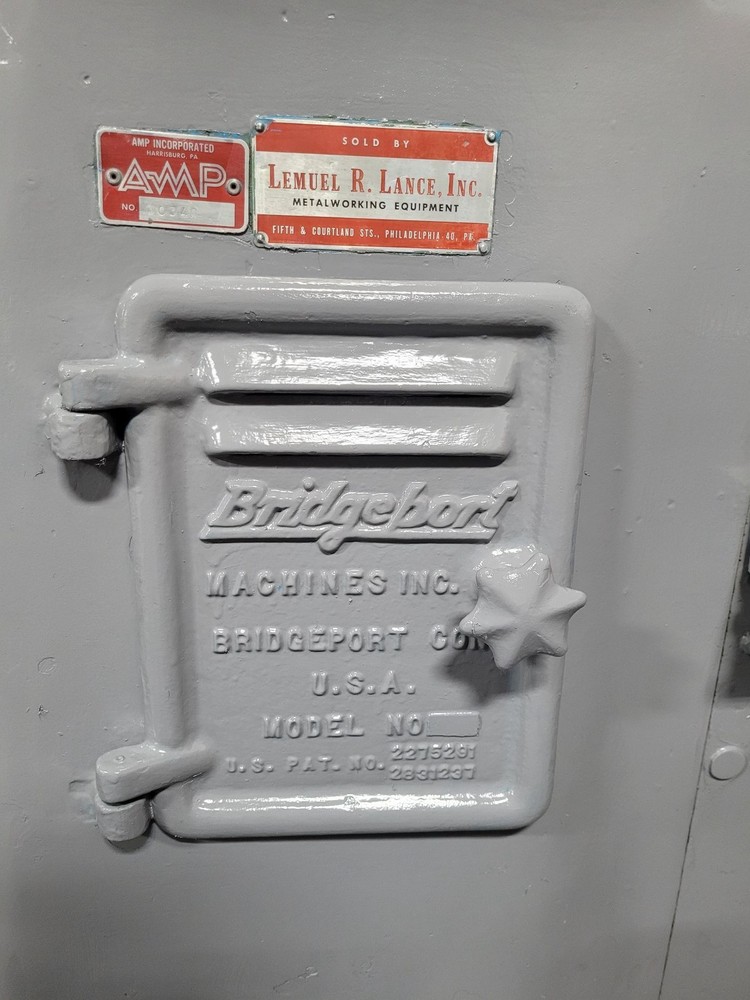 Bridgeport 1 1/2 HP VS Mill, 9 x 42 Table