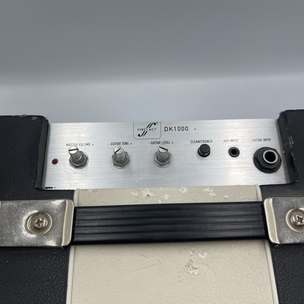 First Act DK 1000 Guitar Amplifier With iPod Docking Station