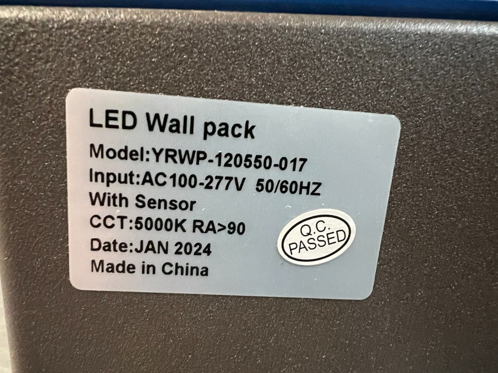 2 Wall Pack Lights Mixed Lot Mixed Brands