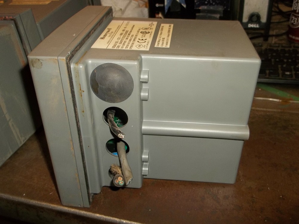 HONEYWELL UDA2182-CC1-NN2-NN-N-0E00 ANALYTICAL ANALYZER (645)