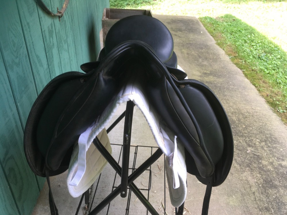 17" Hulesbos Dressage Saddle