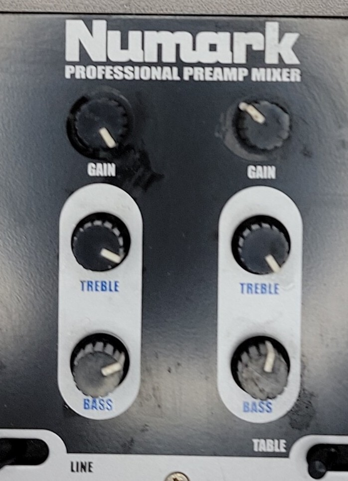Numark DM925 Professional Preamp Mixer.