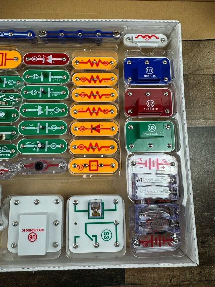 Elenco Electronics Snap Circuits Extreme 750 Experiments Kit (SC750)