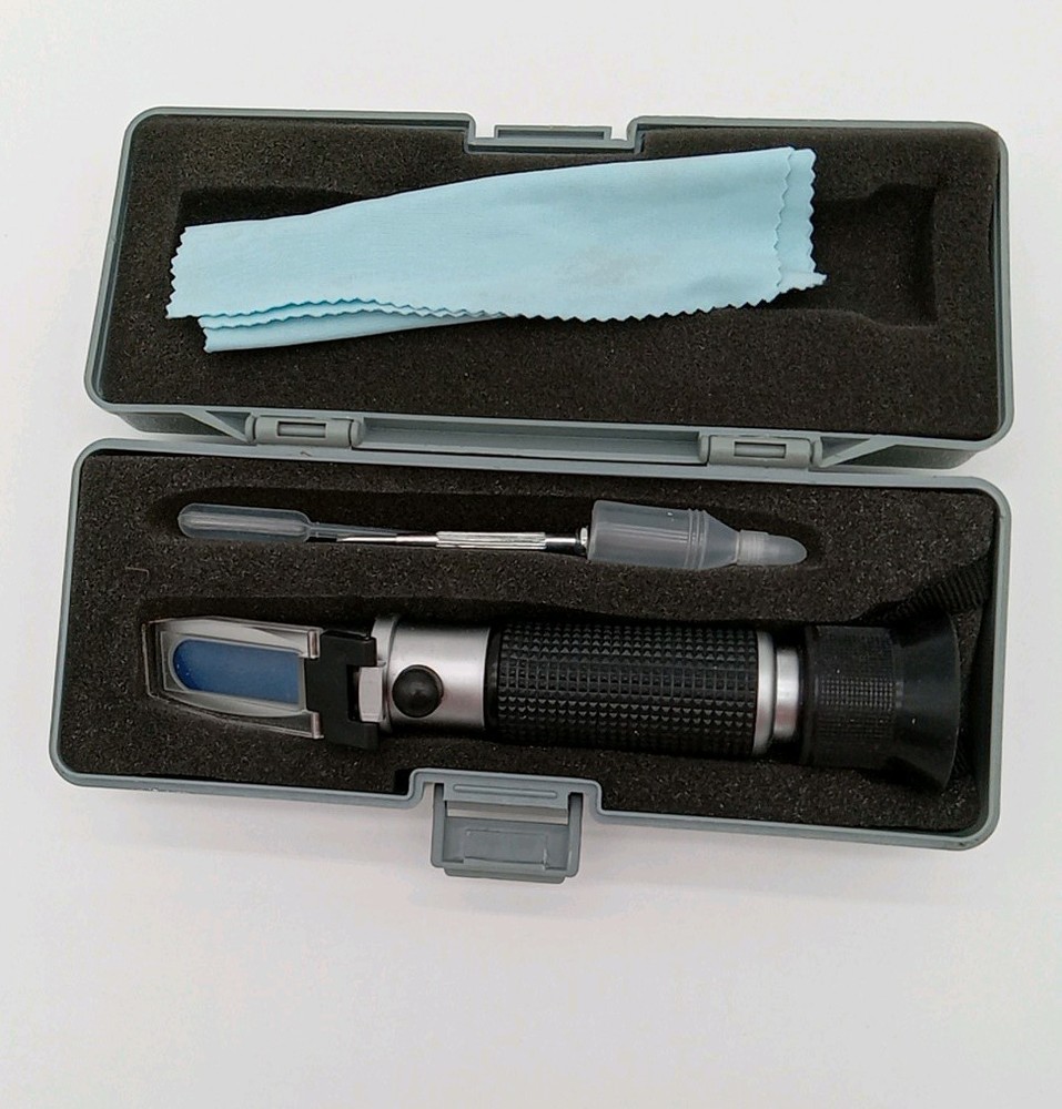 Portable Refractometer with Protective Case