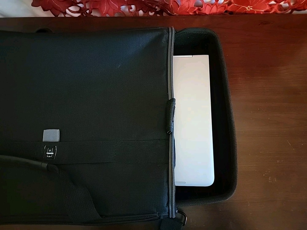 EQUINOX Laptop Computer Bag 17" Black Classic Side Load, Check Point Friendly