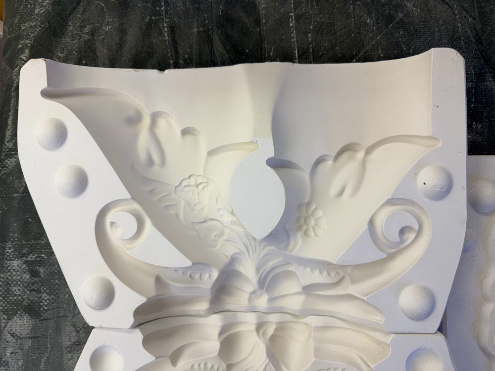 VINTAGE CRAMER CERAMIC MOLD #CM-188 DECORATOR FLOWER HOLDER