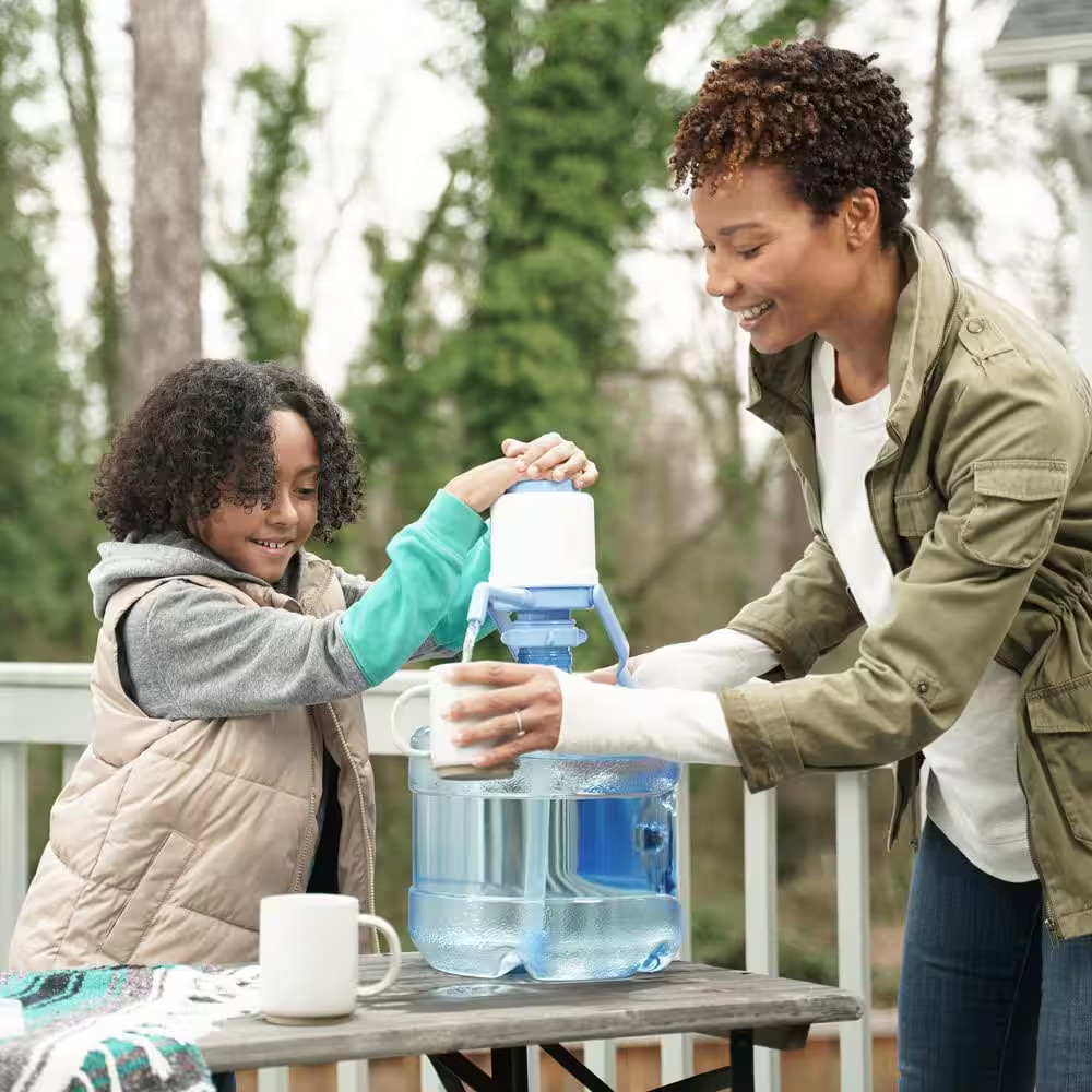 Portable Manual Water Pump, Blue and White