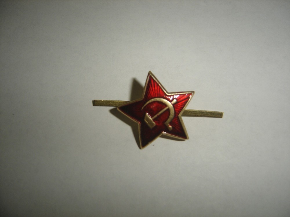 USSR Red Star hat pins badge