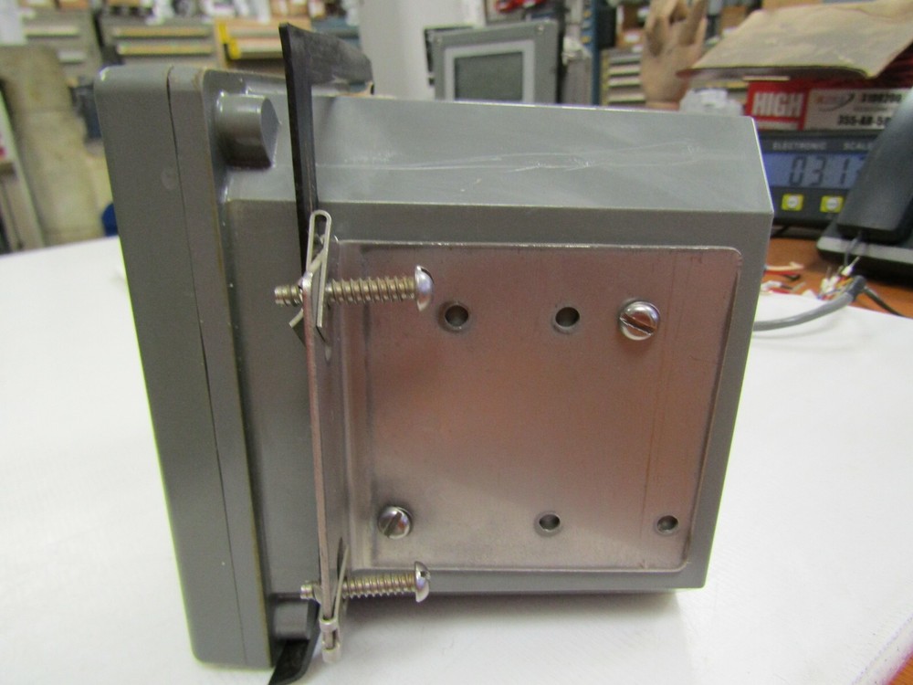 👀 GREAT LAKES INSTRUMENTS GLI CONDUCTIVITY & CONCENTRATION ANALYZER 115V 672E