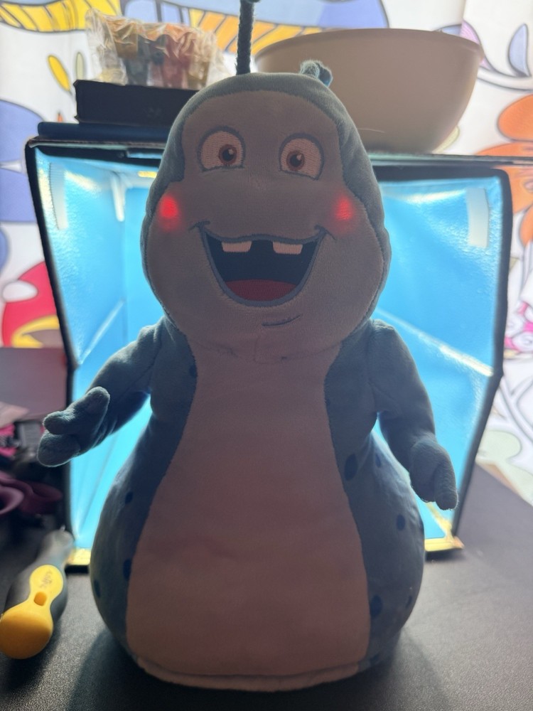 BEAT BUGS  INTERACTIVE PLUSH BLUE LIGHT SING ALONG -works