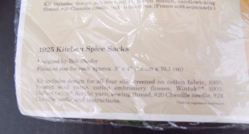 The Creative Circle "Kitchen Spice Sacks" #1925 Crewel Embroidery Kit - NEW