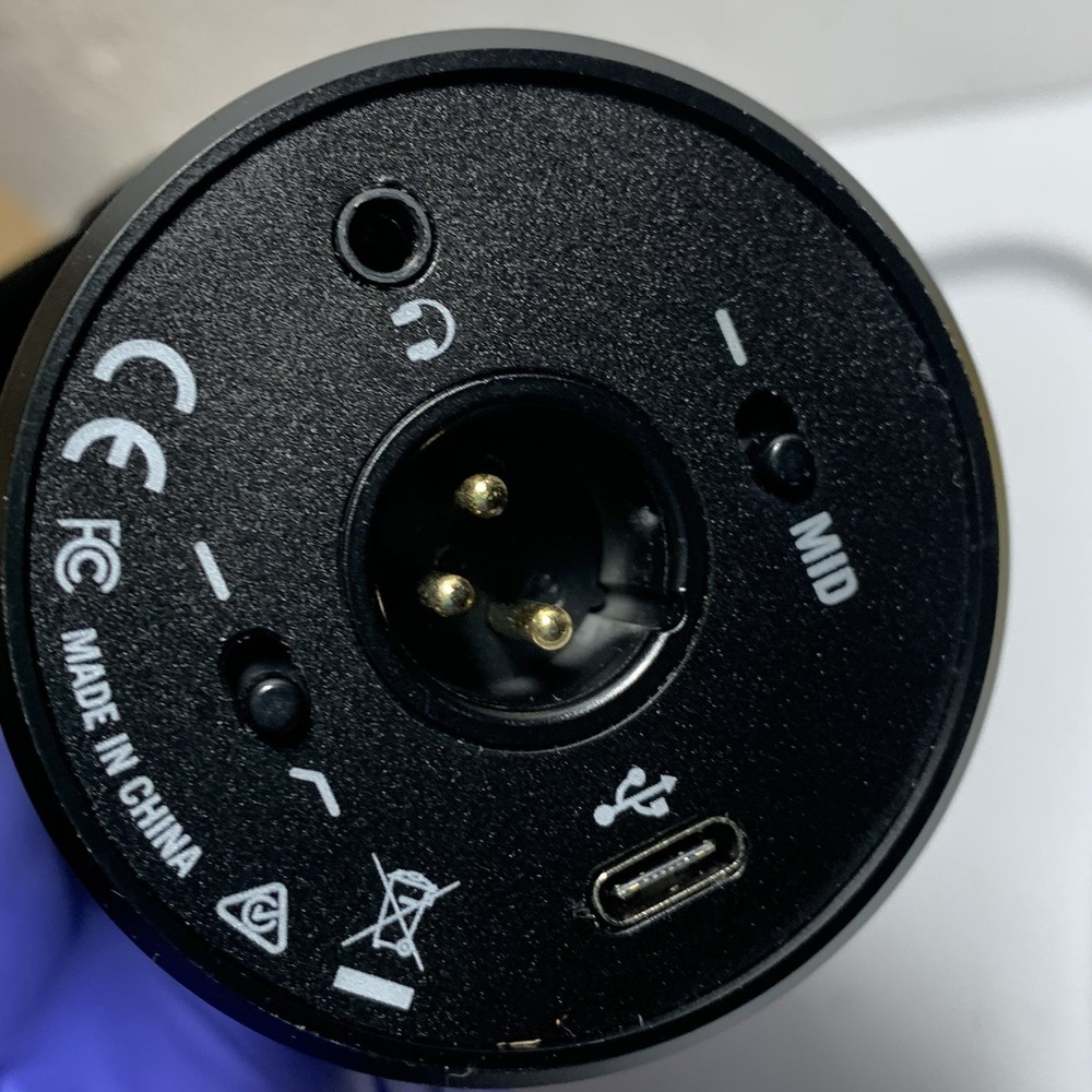 Samson Q9U XLR/USB Dynamic Broadcast Microphone for Podcast/Streaming