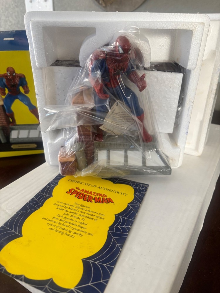 The Marvel Collection - " Spider-Man" Collector Figure